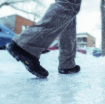 Внимание! Гололёд на дорогах и тротуарах Внимание! Гололёд на дорогах и тротуарах